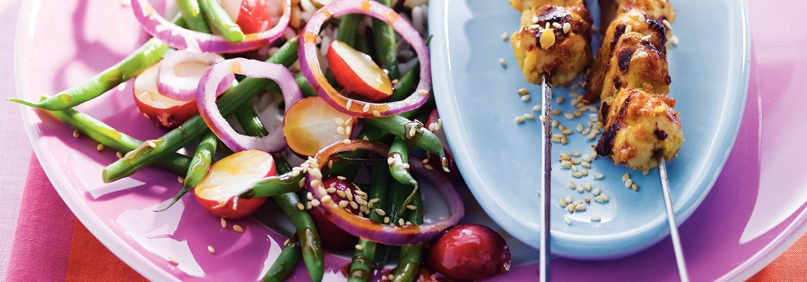 Tay tavuk şiş pilav ve salata ile - Yemeke